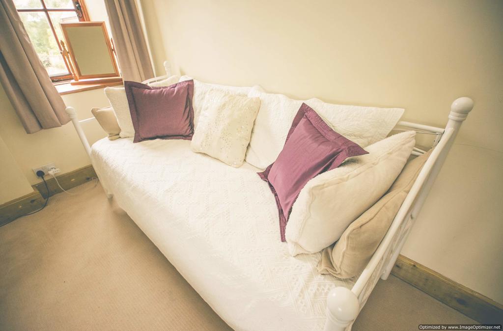 Weycroft Mill House Bed And Breakfast Axminster Habitación foto